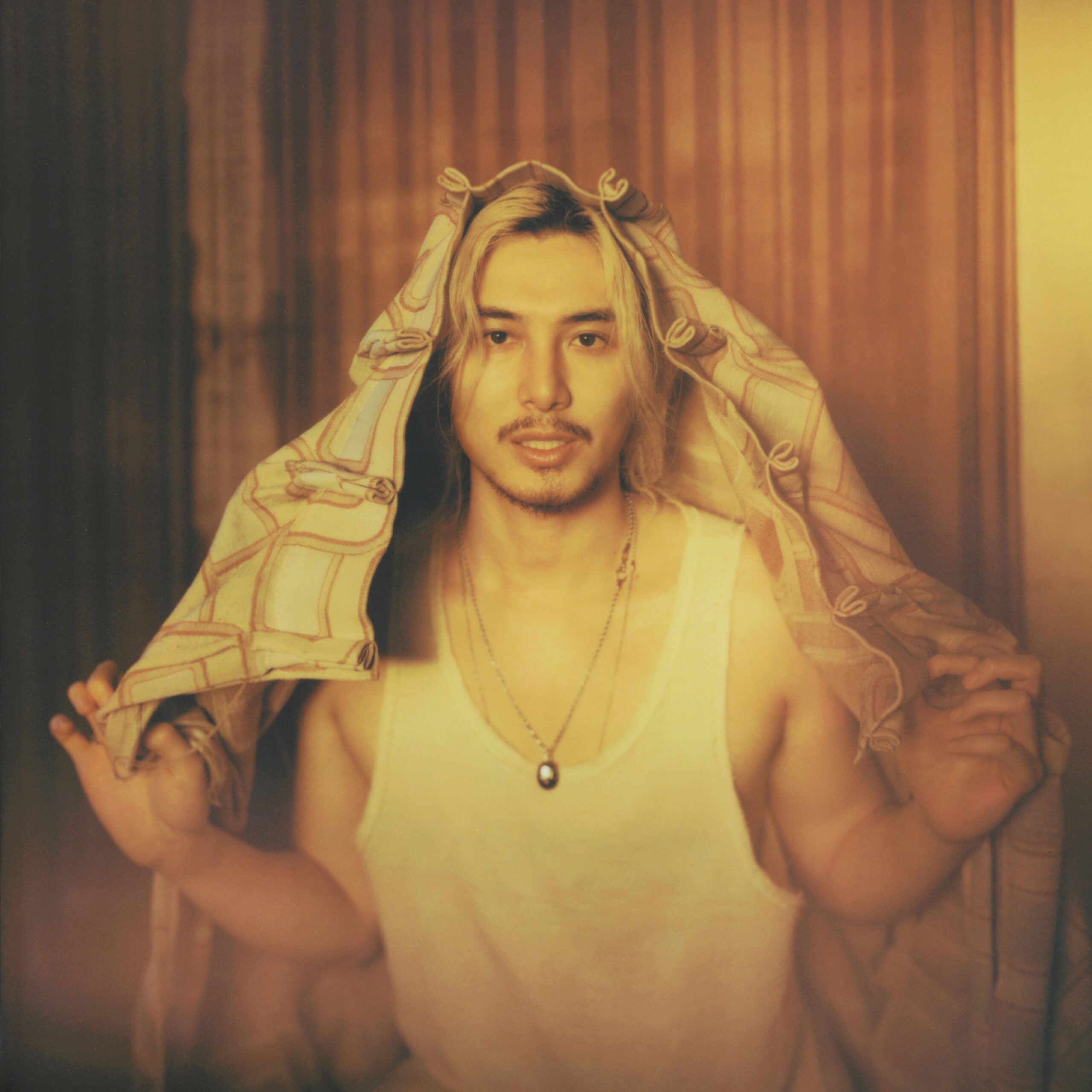 El artista Japonés Fuji Kaze lanza su single "Hachikō". 2 MAPLE HACHIKO FUJI KAZE 1 scaled